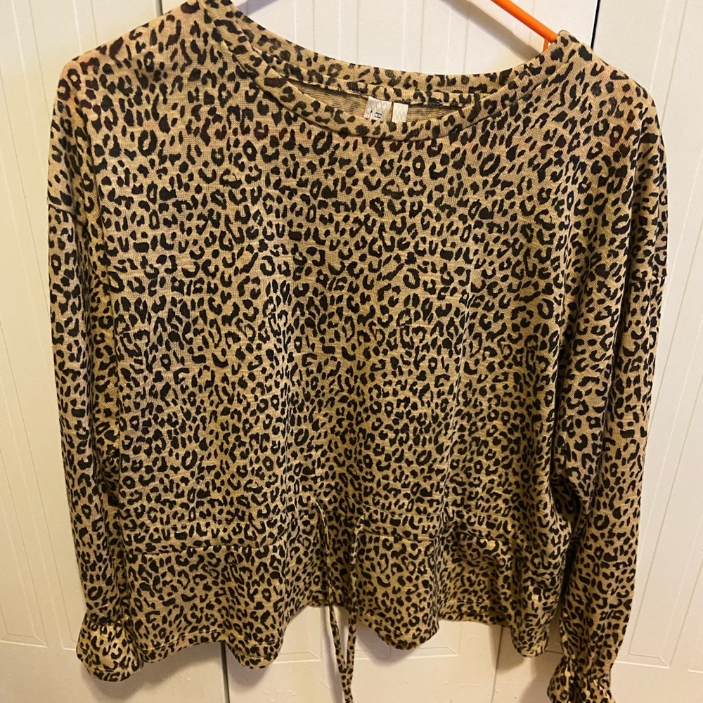 Light leopard sweater